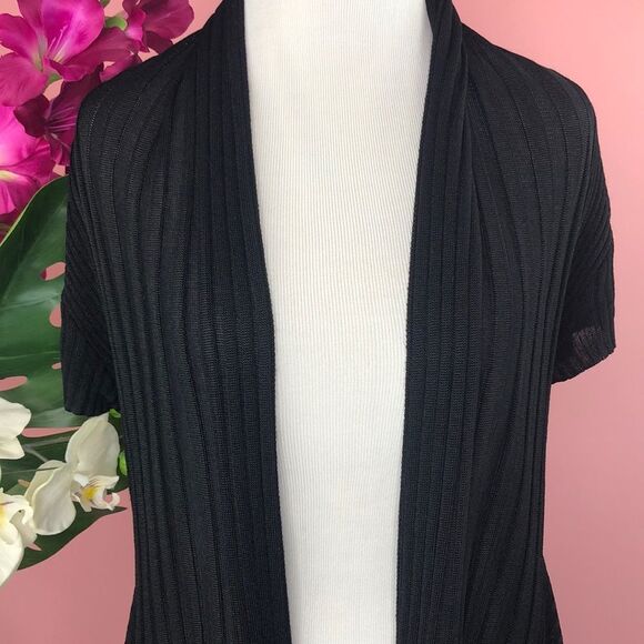 Miroa Black Short Sleeve Open Front Drape Cardigan - Picture 2 of 9